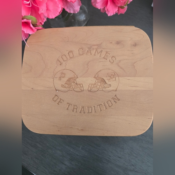 Longaberger 2006 Football Basket w Wood Lid - Picture 6 of 8